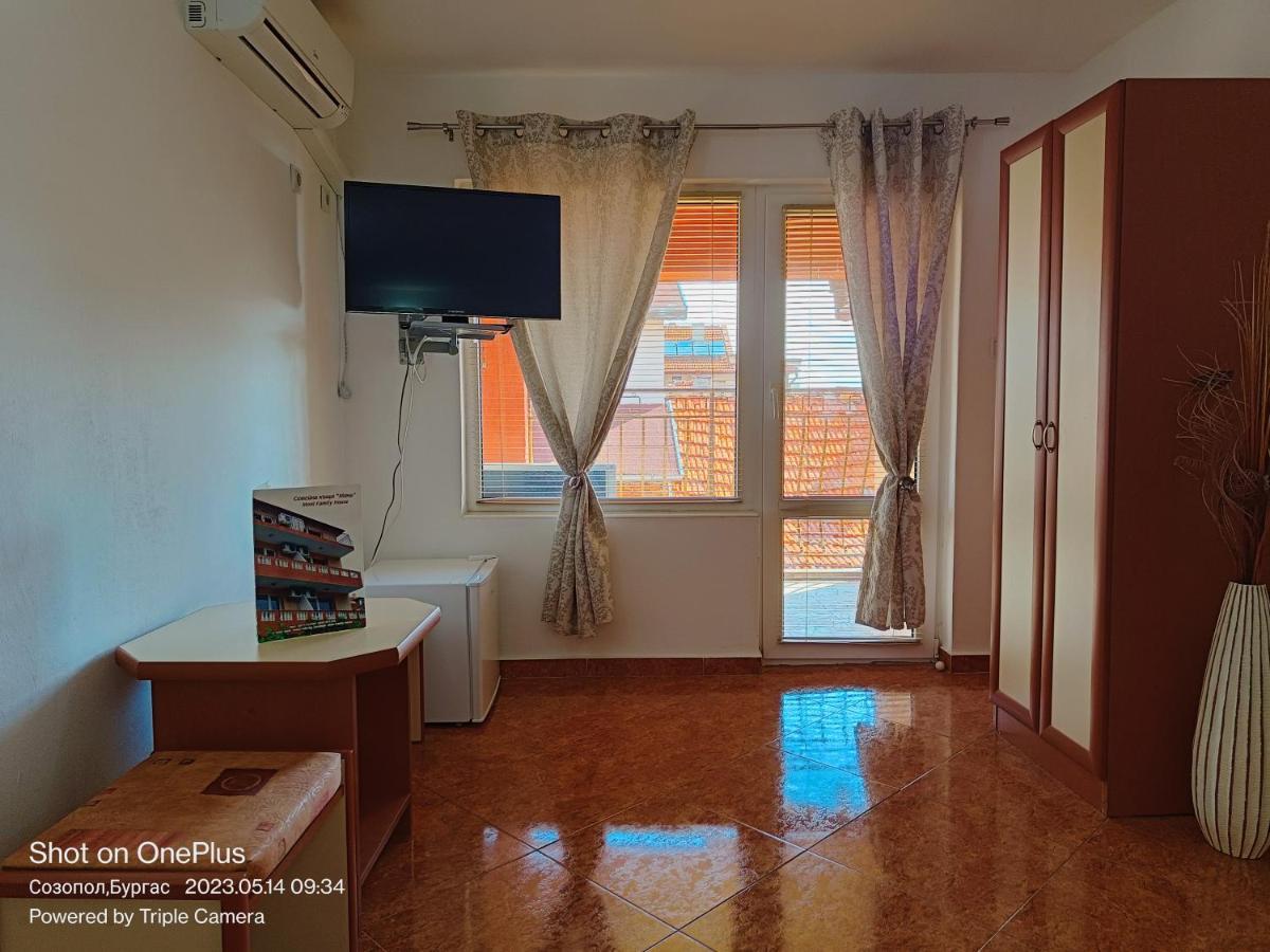 Moni 85 Family House Hotel Sozopol Buitenkant foto