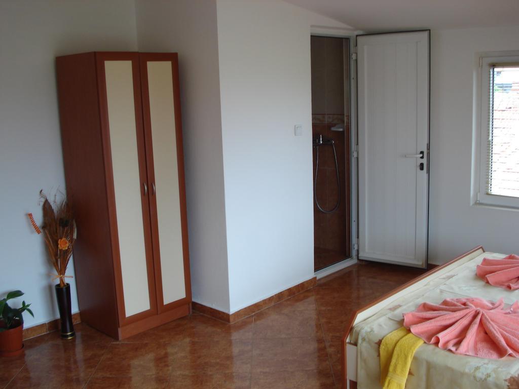 Moni 85 Family House Hotel Sozopol Kamer foto
